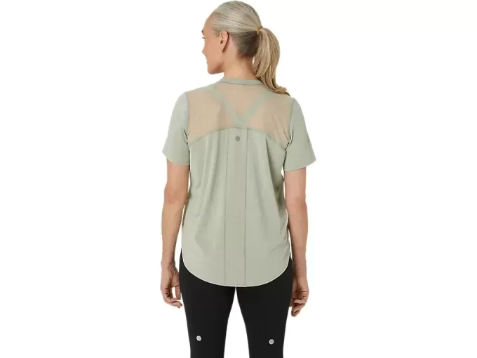 MAGLIA A MANICHE CORTE CON SCOLLO A V