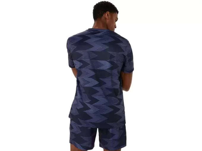 MAGLIA A MANICHE CORTE CON STAMPA STAGIONALE ALL OVER