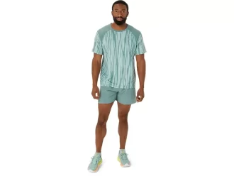 MAGLIA A MANICHE CORTE CON STAMPA STRADA ALL OVER