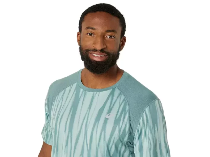 MAGLIA A MANICHE CORTE CON STAMPA STRADA ALL OVER