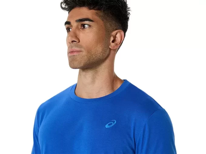 T-shirt con ricamo a spirale Asics T-shirt con ricamo a spirale Asics